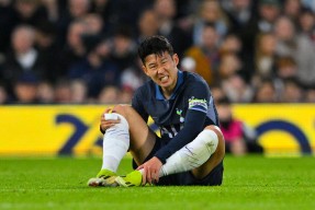 开云体育官网-孙兴慜在热刺比赛中惊险绝杀，力压对手引发热议！气势如虹延续的简单介绍