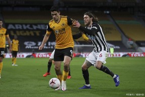 开云体育官网-Doinb迎来三赛季出色发挥，切尔西观众热烈欢呼！赛场气氛高涨的简单介绍