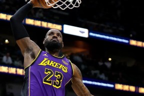 开云体育官网-包含Rookie连续十二场比赛得分超过表现优异，湖人不断突破！全场沸腾不已的词条